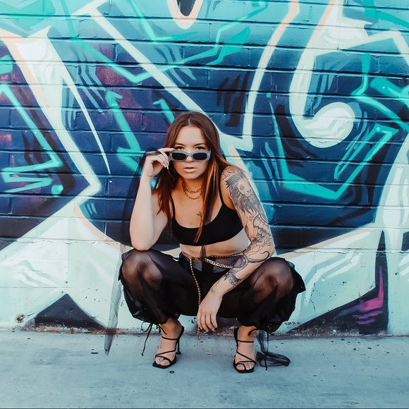 Meet your Posher, Cassidy - Picture 2 of 16